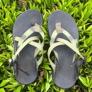 Chacos | Size 7 Women’s - Green Print